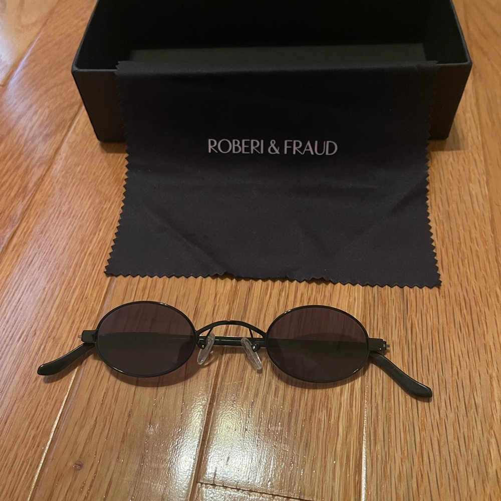 Roberi & Fraud Sunglasses